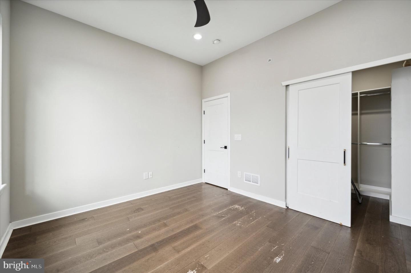 1410 N Dover St Property Photo 16