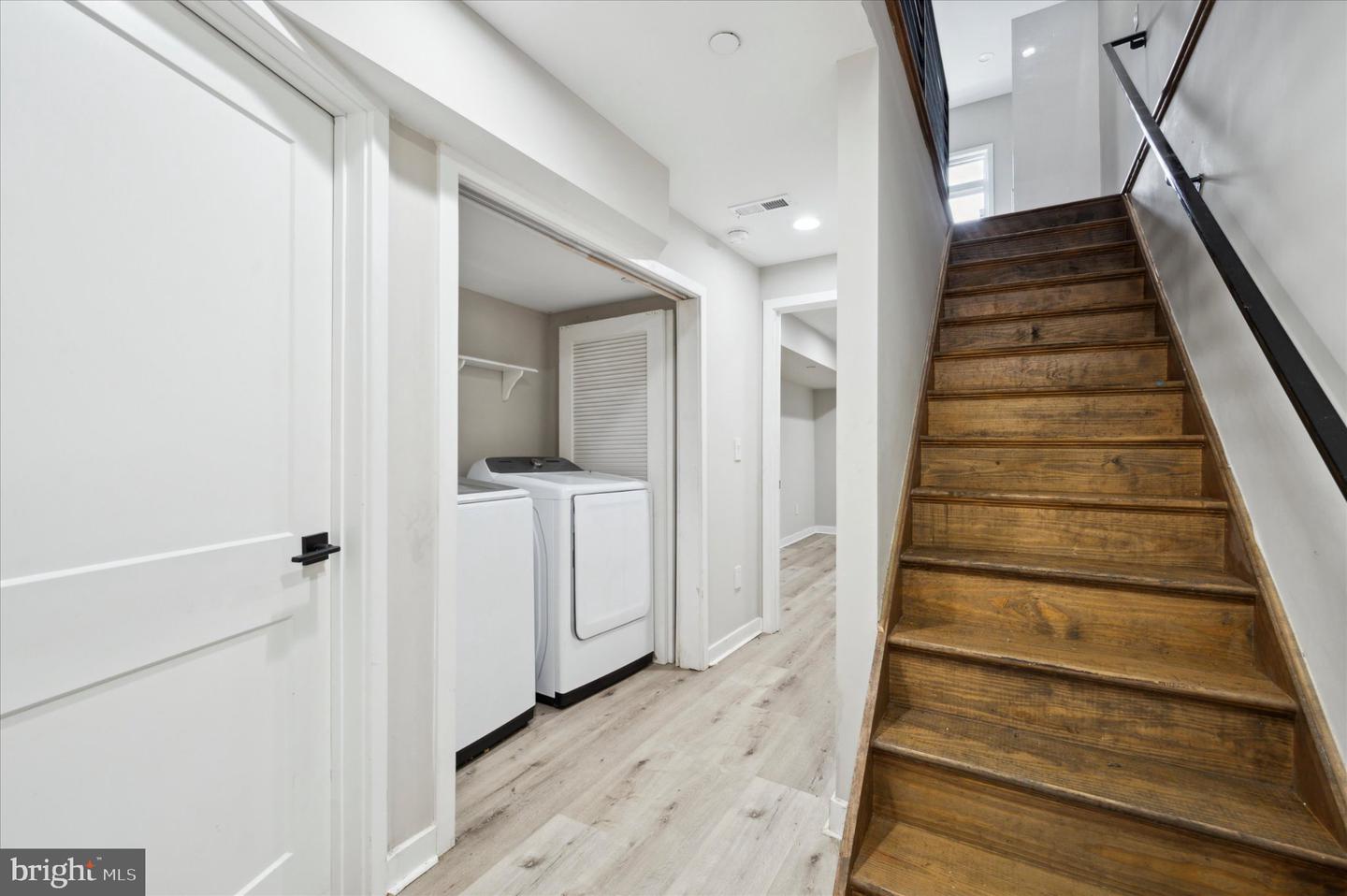 1410 N Dover St Property Photo 20