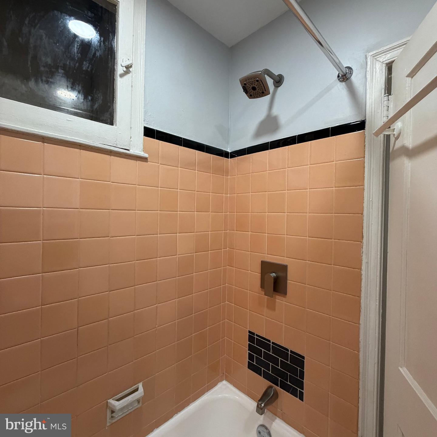 1320 W Nedro Ave Property Photo 9