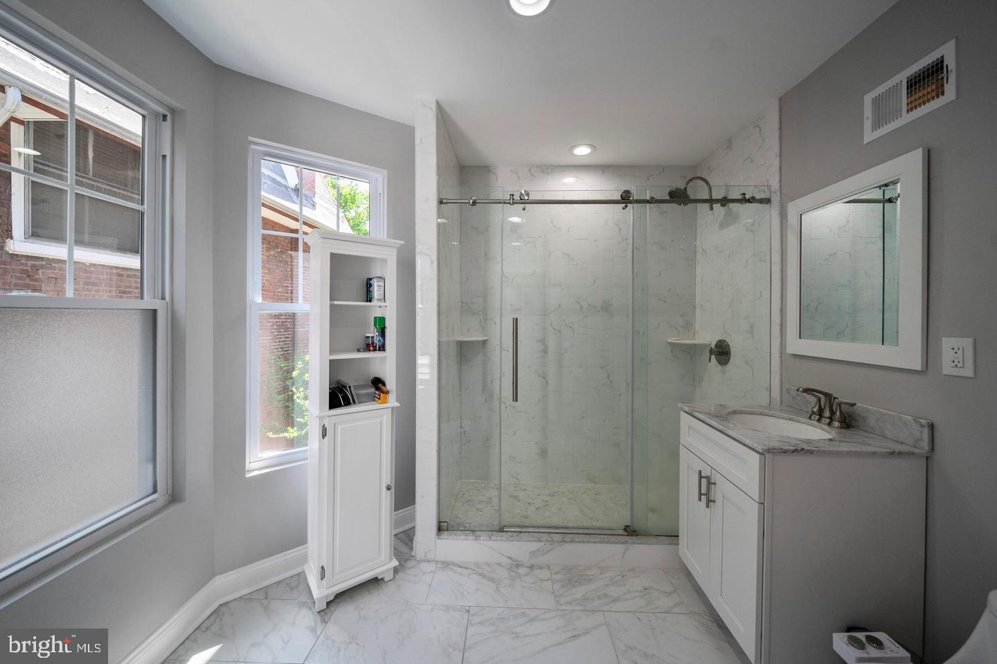 449 W Hansberry St Property Photo 14