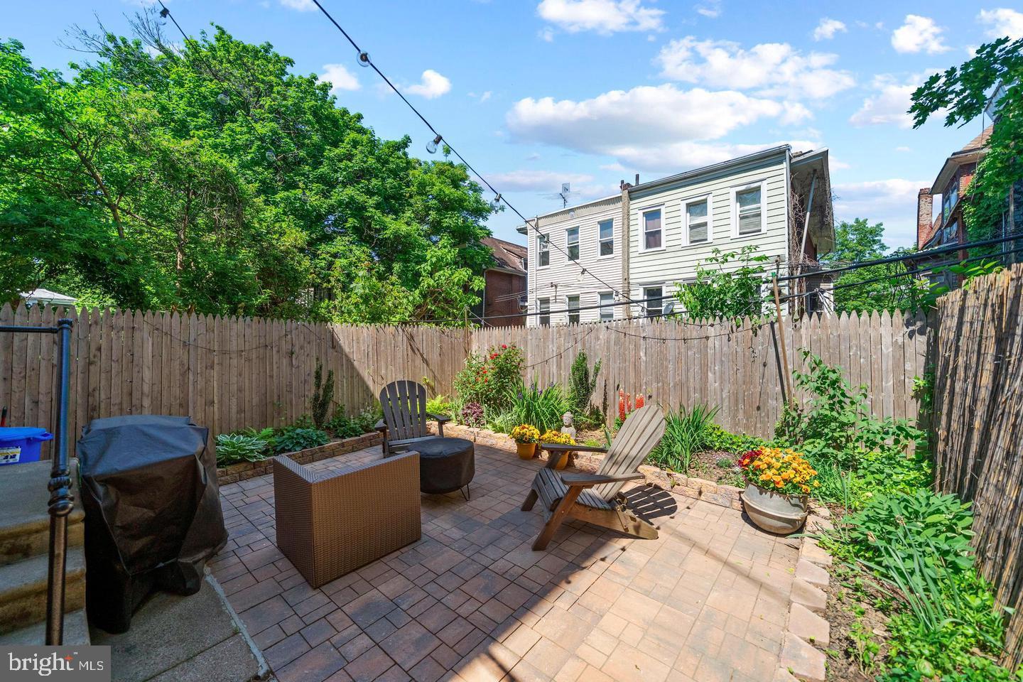 449 W Hansberry St Property Photo 18