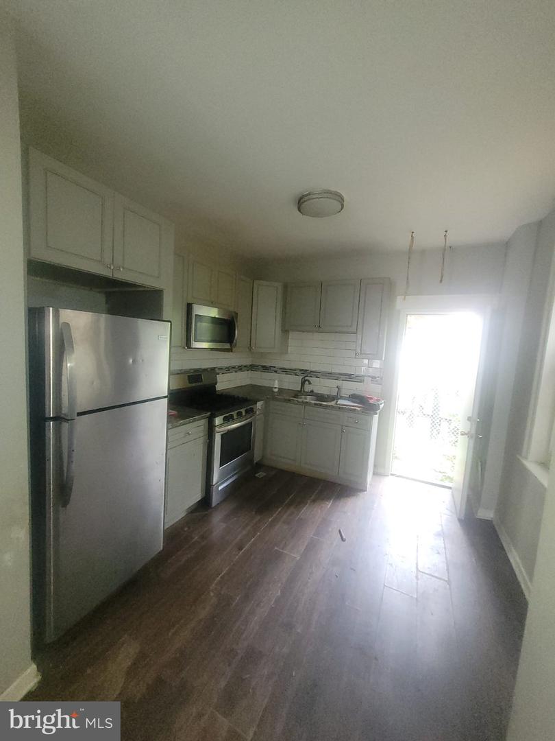 3016 Agate St Property Photo 3
