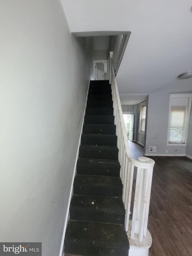 3016 Agate St Property Photo 5