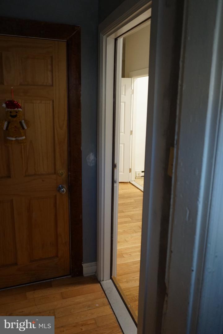 2032 W Berks St ##1 Property Photo 3