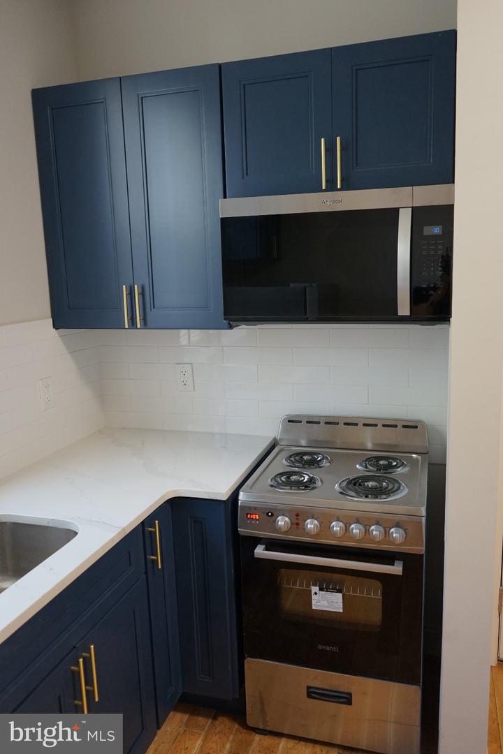 2032 W Berks St ##1 Property Photo 9