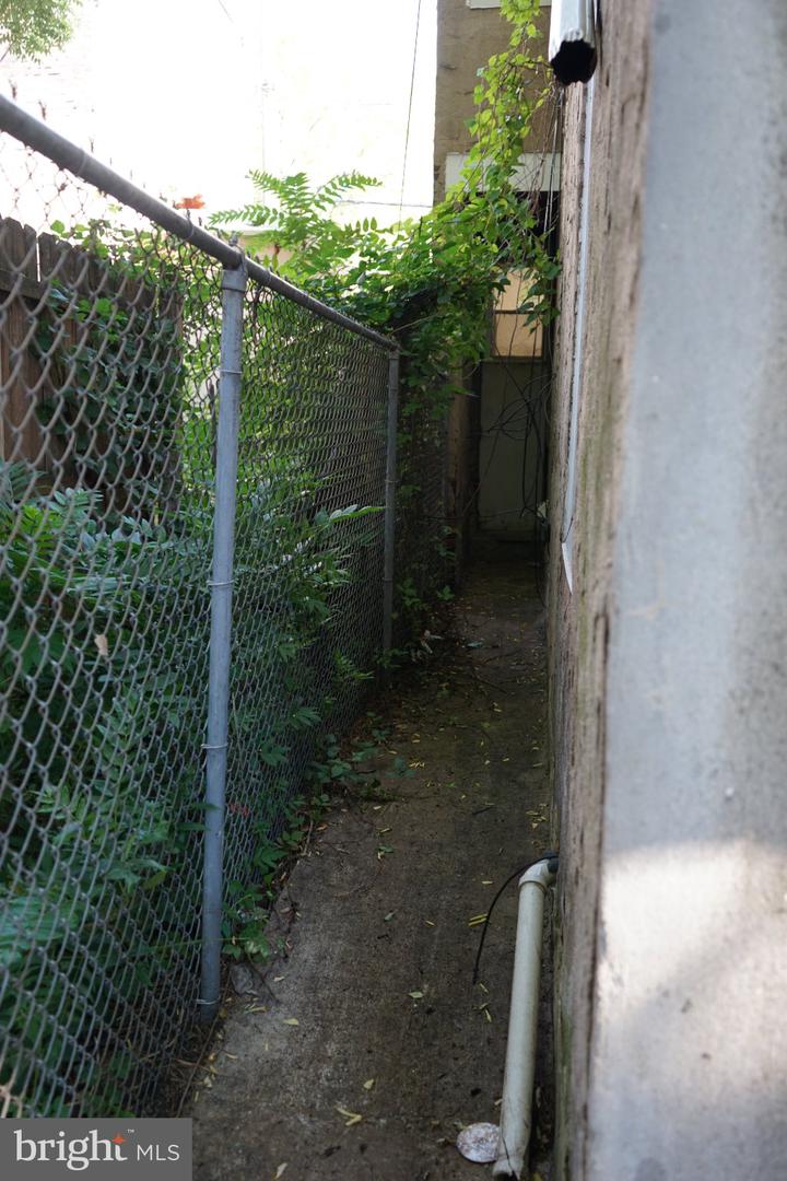 2032 W Berks St ##1 Property Photo 16