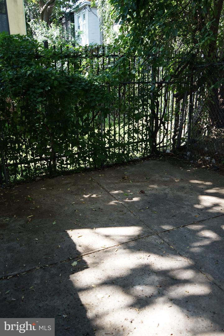 2032 W Berks St ##1 Property Photo 17