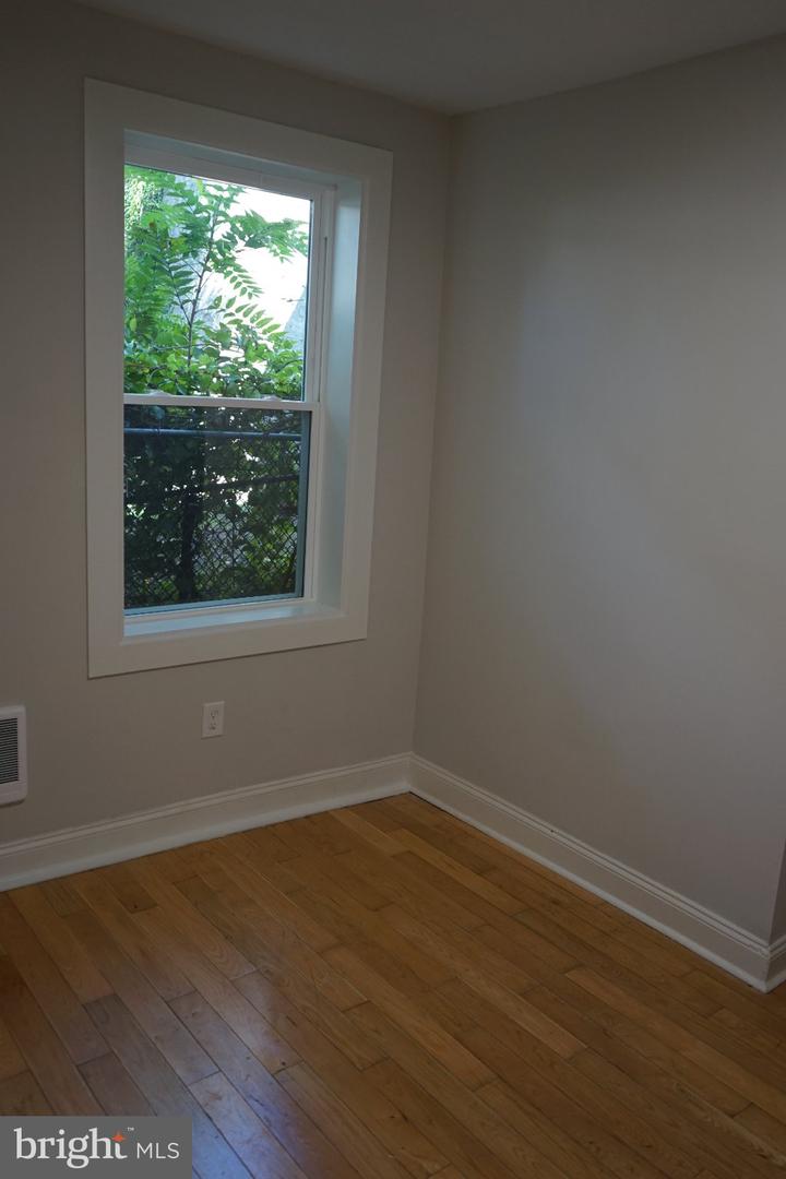 2032 W Berks St ##1 Property Photo 24