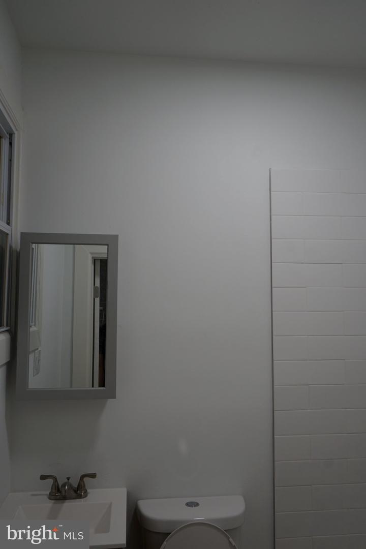 2032 W Berks St ##1 Property Photo 35
