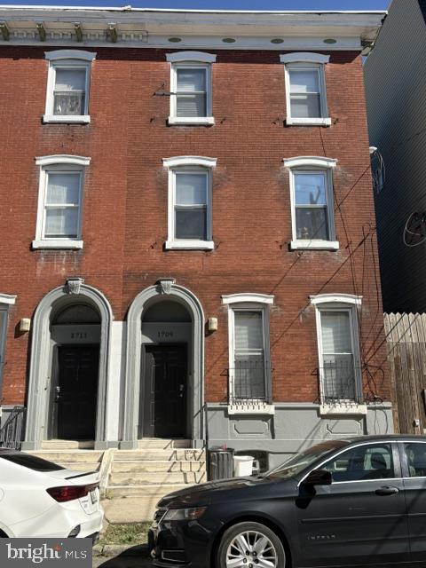1709 W MASTER ST Property Photo 1
