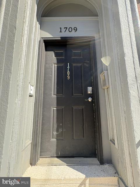 1709 W Master St Property Photo 2