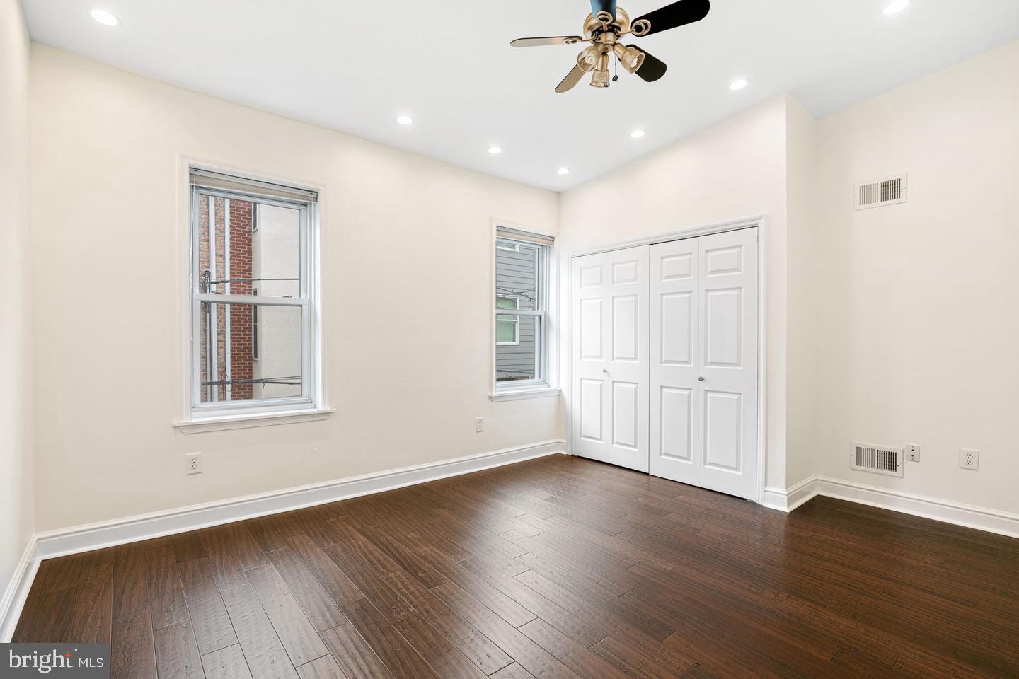 1926 Webster St Property Photo 8