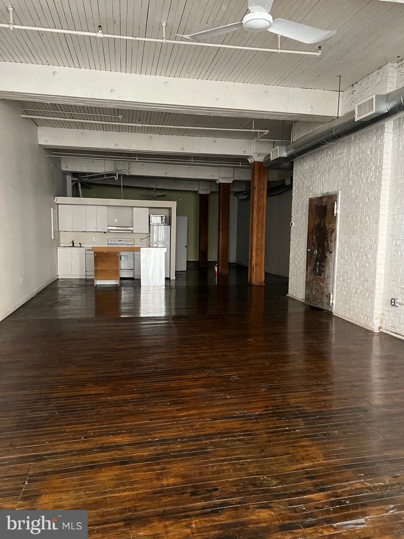 429-00 N 13th St #3d Property Photo 9