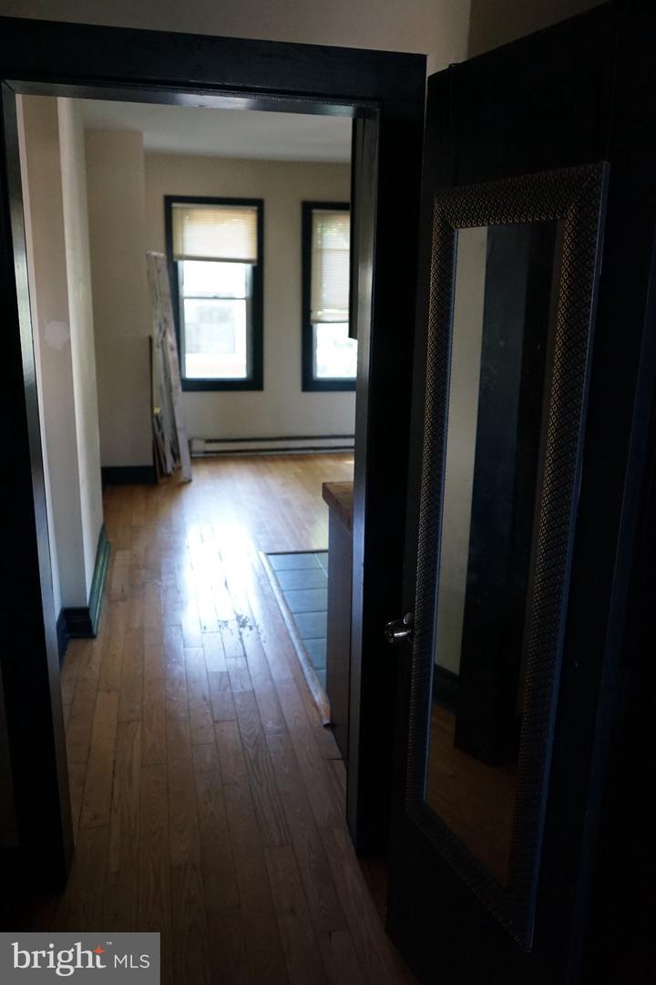 2032 W Berks St ##2 Property Photo 18