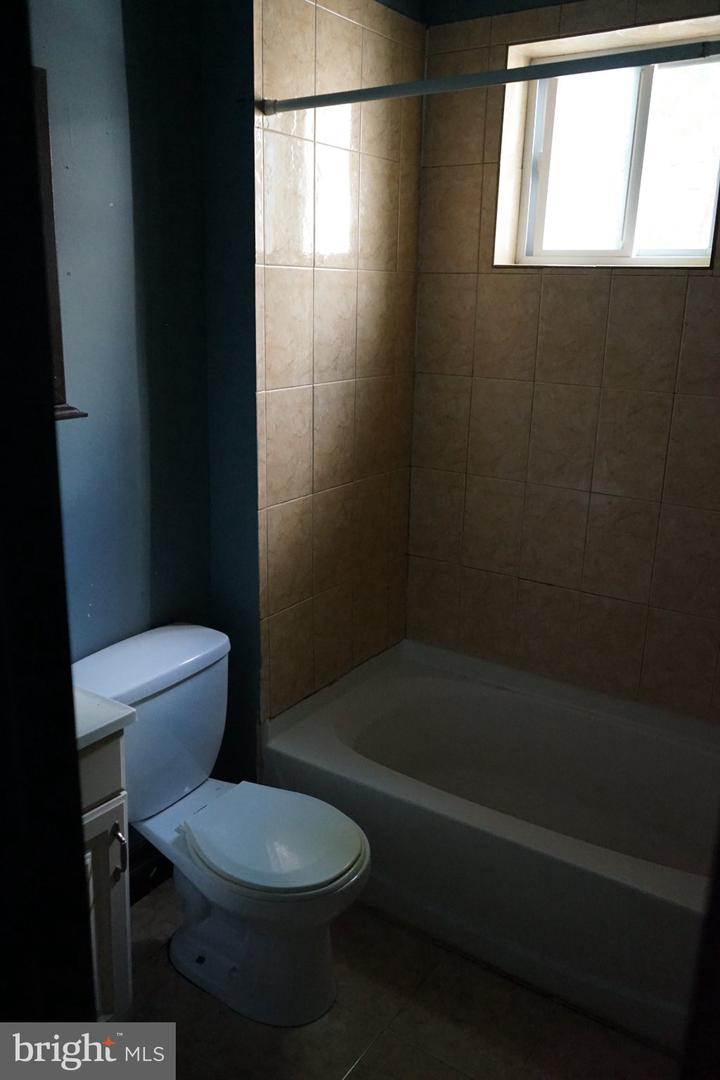 2032 W Berks St ##2 Property Photo 21