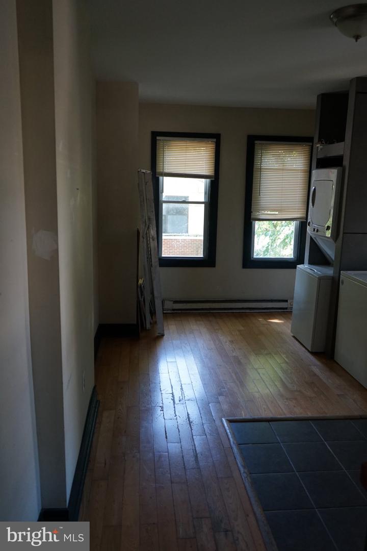 2032 W Berks St ##2 Property Photo 27