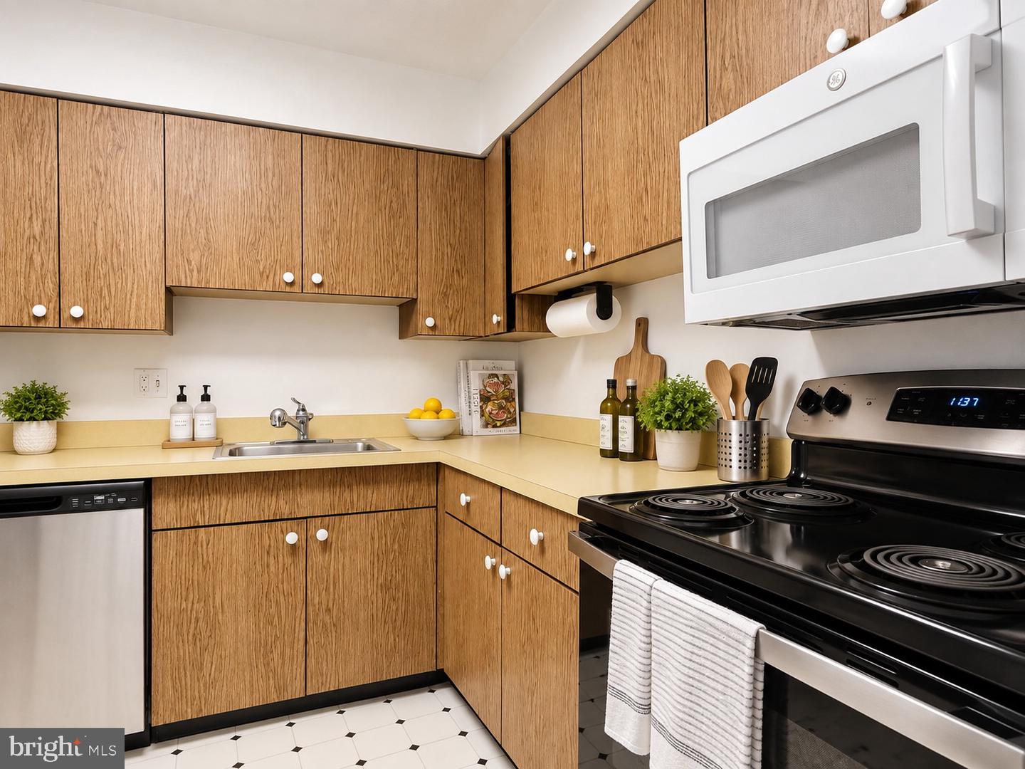 1420 Locust St #14d Property Photo 9