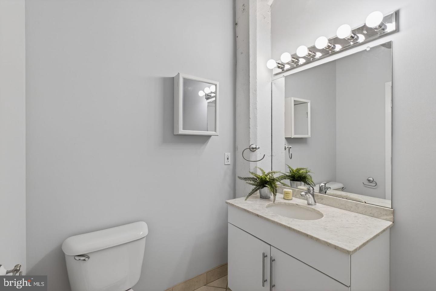 2200 Arch St #913 Property Photo 15