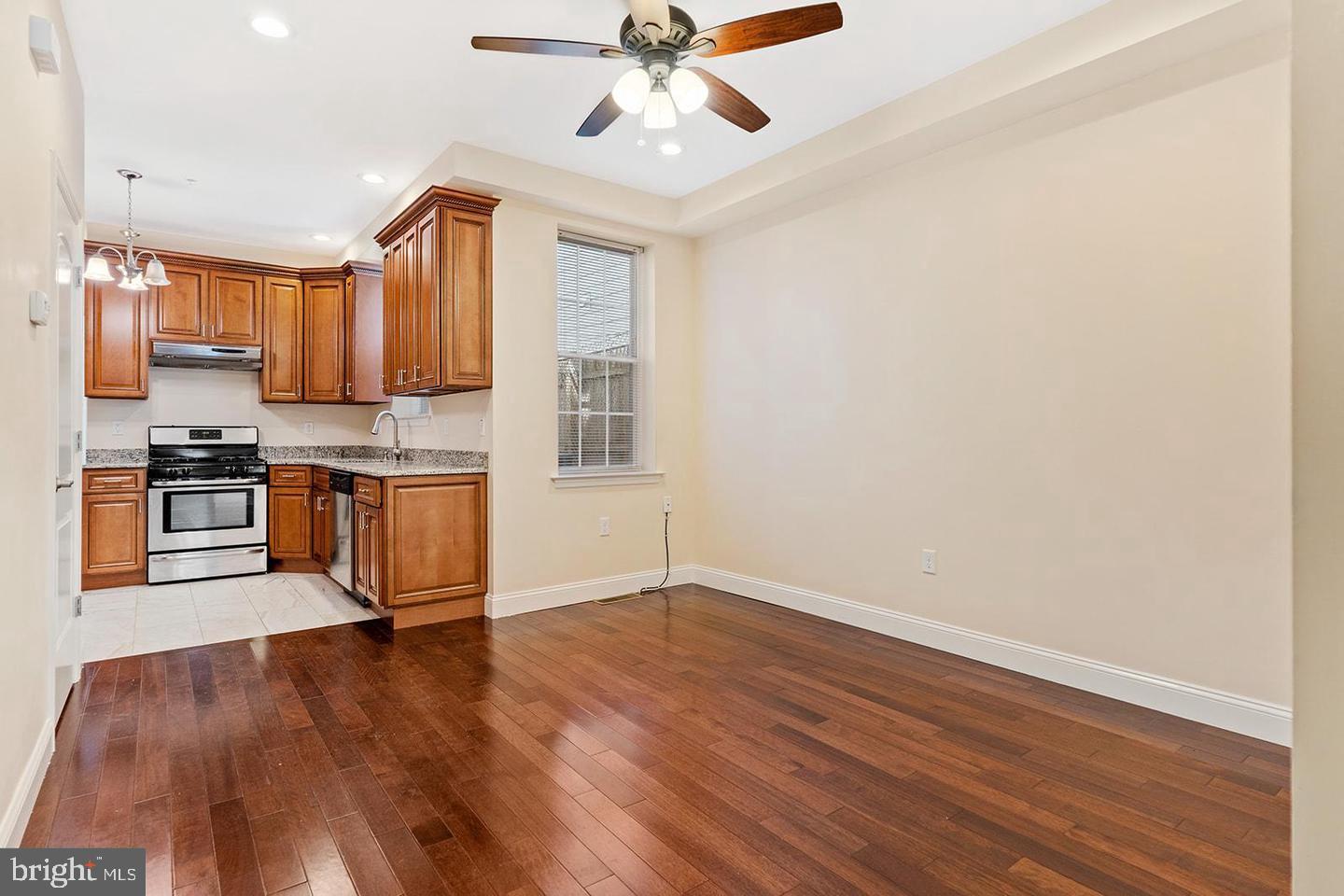 1819 Christian St Property Photo 2