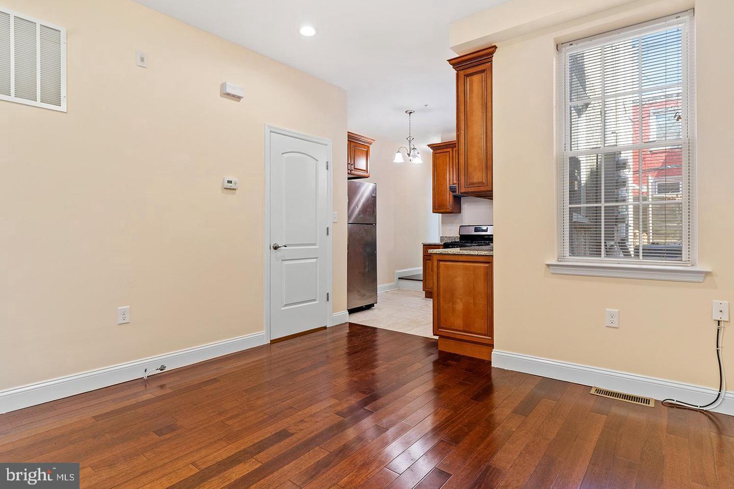 1819 Christian St Property Photo 6