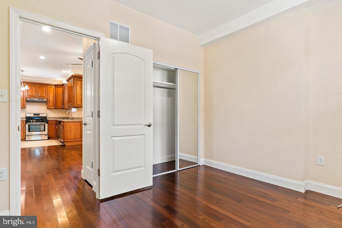 1819 Christian St Property Photo 10