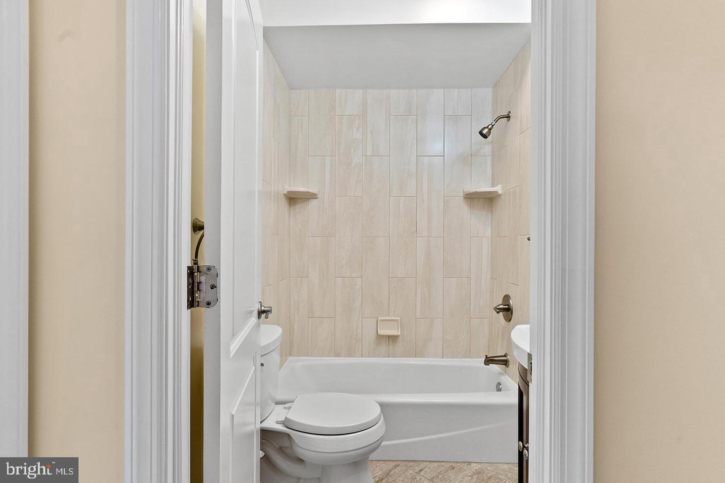 1819 Christian St Property Photo 15