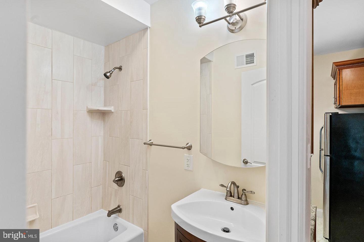 1819 Christian St Property Photo 16