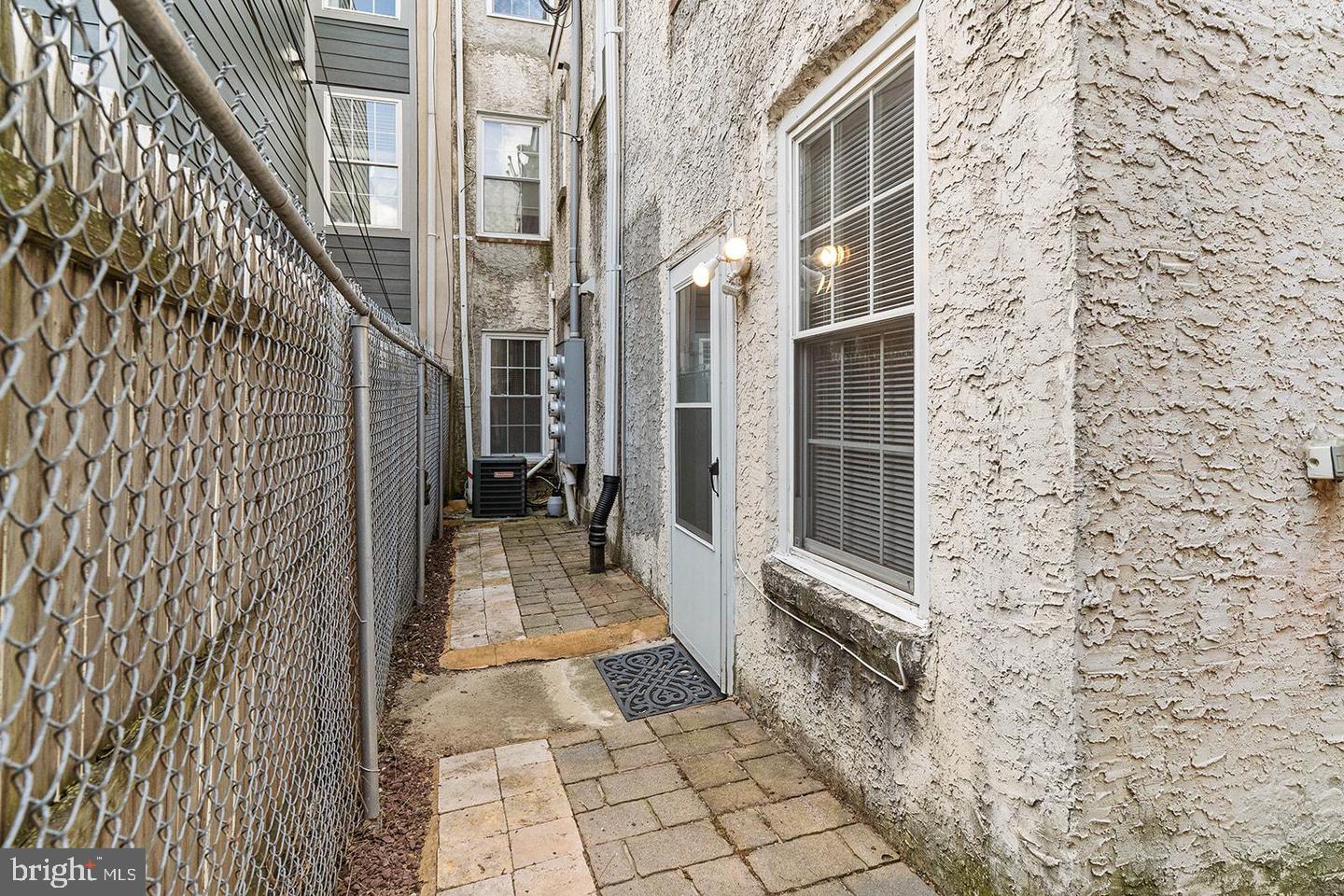 1819 Christian St Property Photo 22