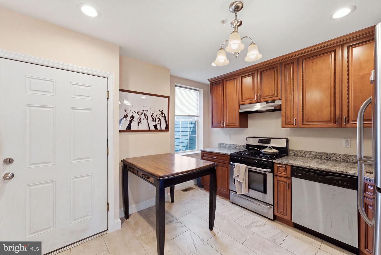 1819 Christian St Property Photo 25