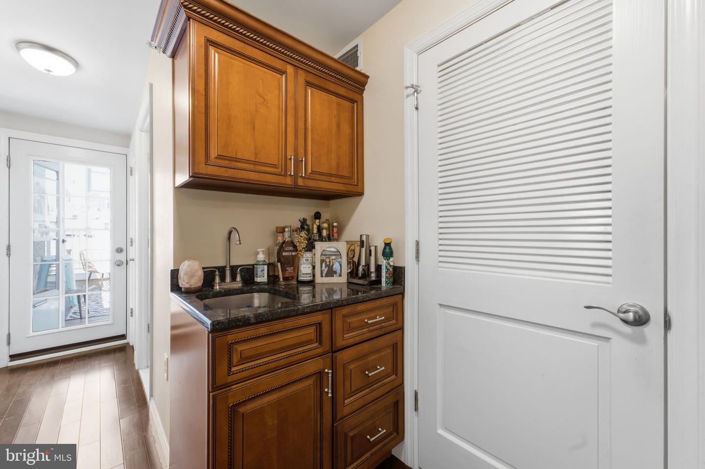 1819 Christian St Property Photo 33