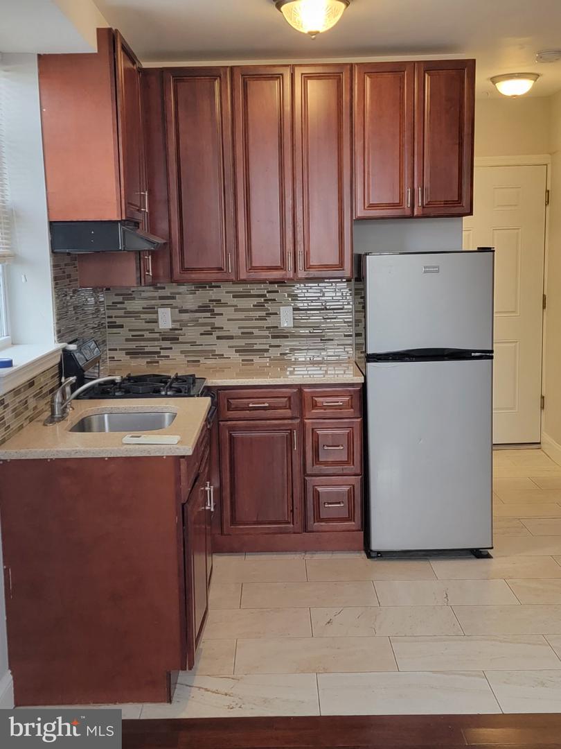 1819 Christian St Property Photo 47