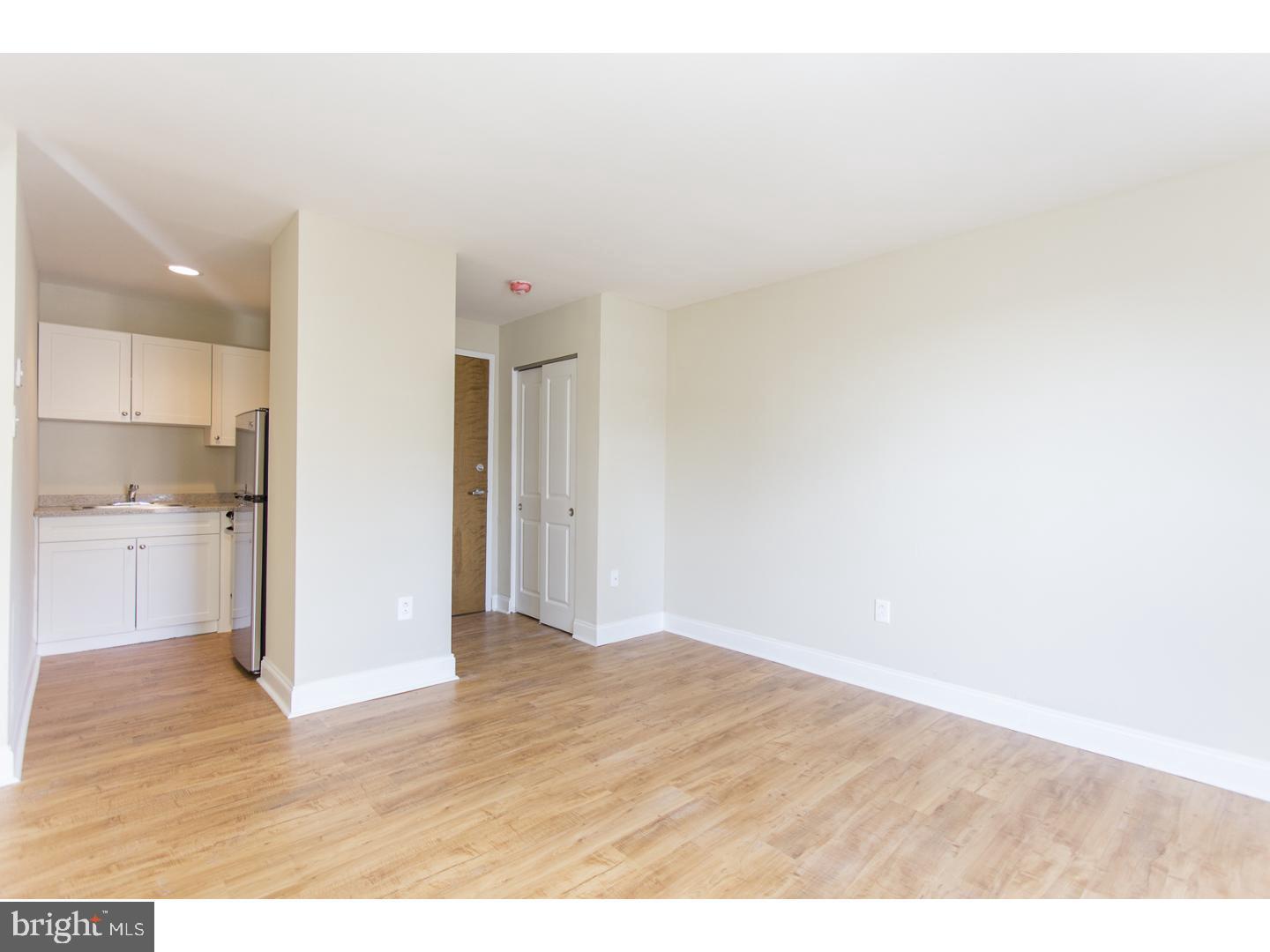 1114 Pine St #3r Property Photo 2