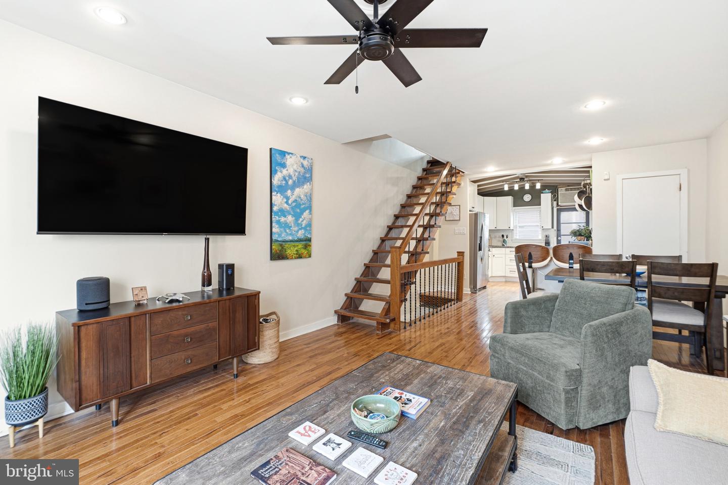 1806 S Sartain St Property Photo 2