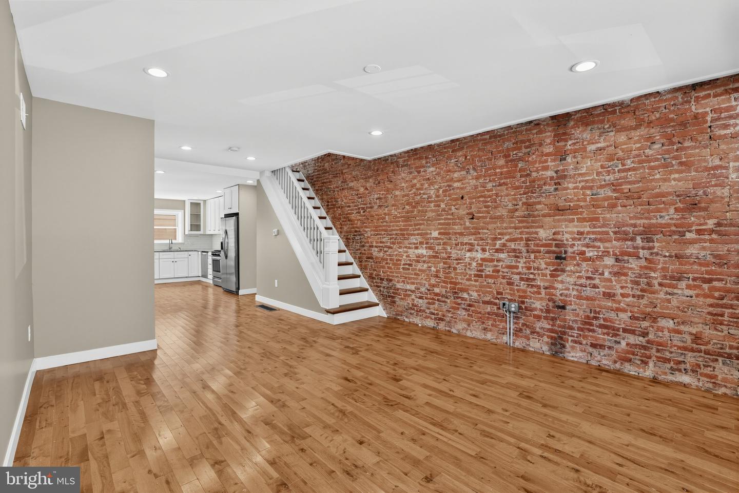 530 Greenwich St Property Photo 3