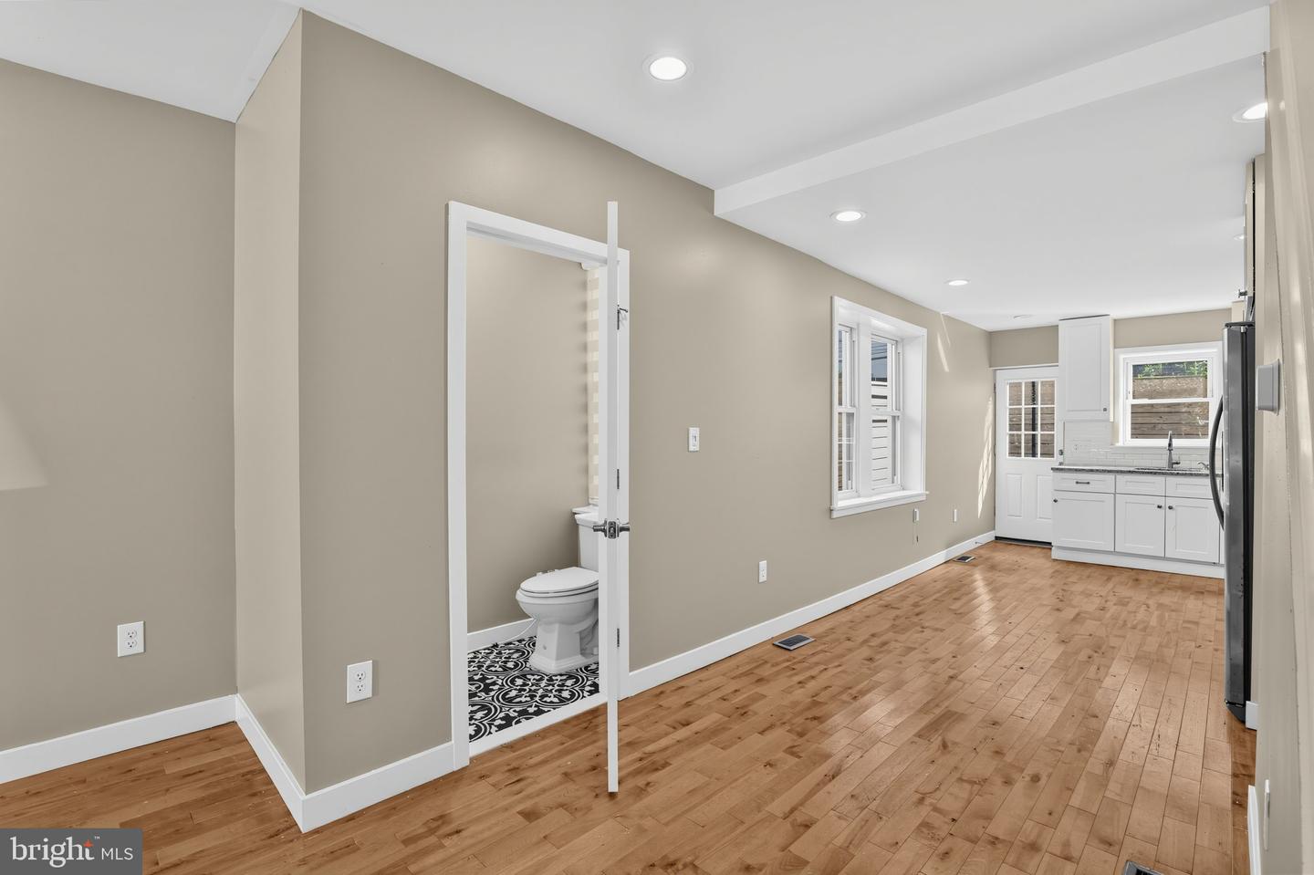 530 Greenwich St Property Photo 7