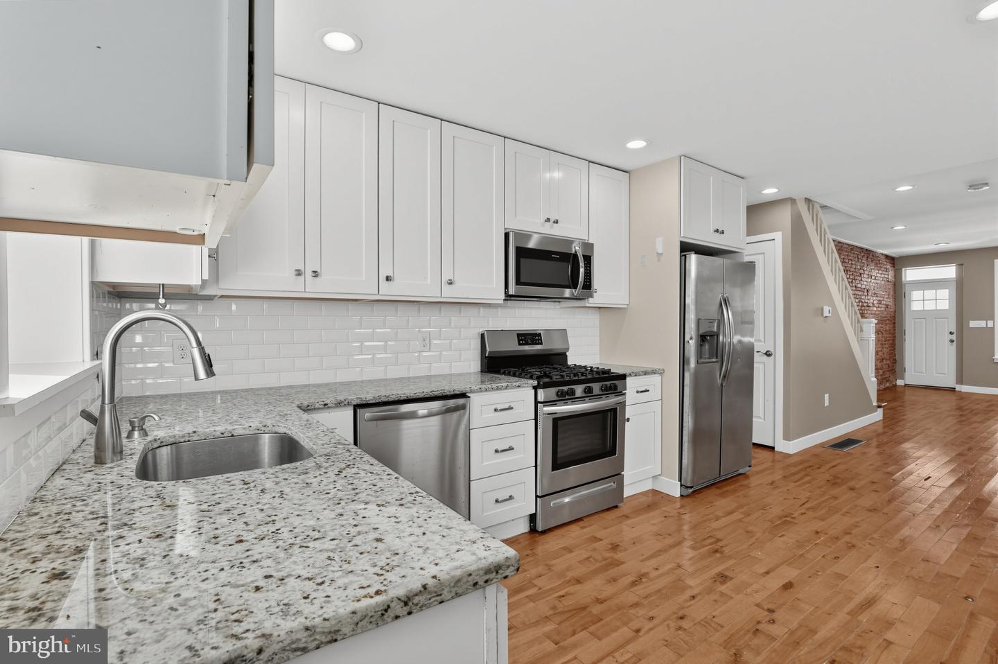 530 Greenwich St Property Photo 11