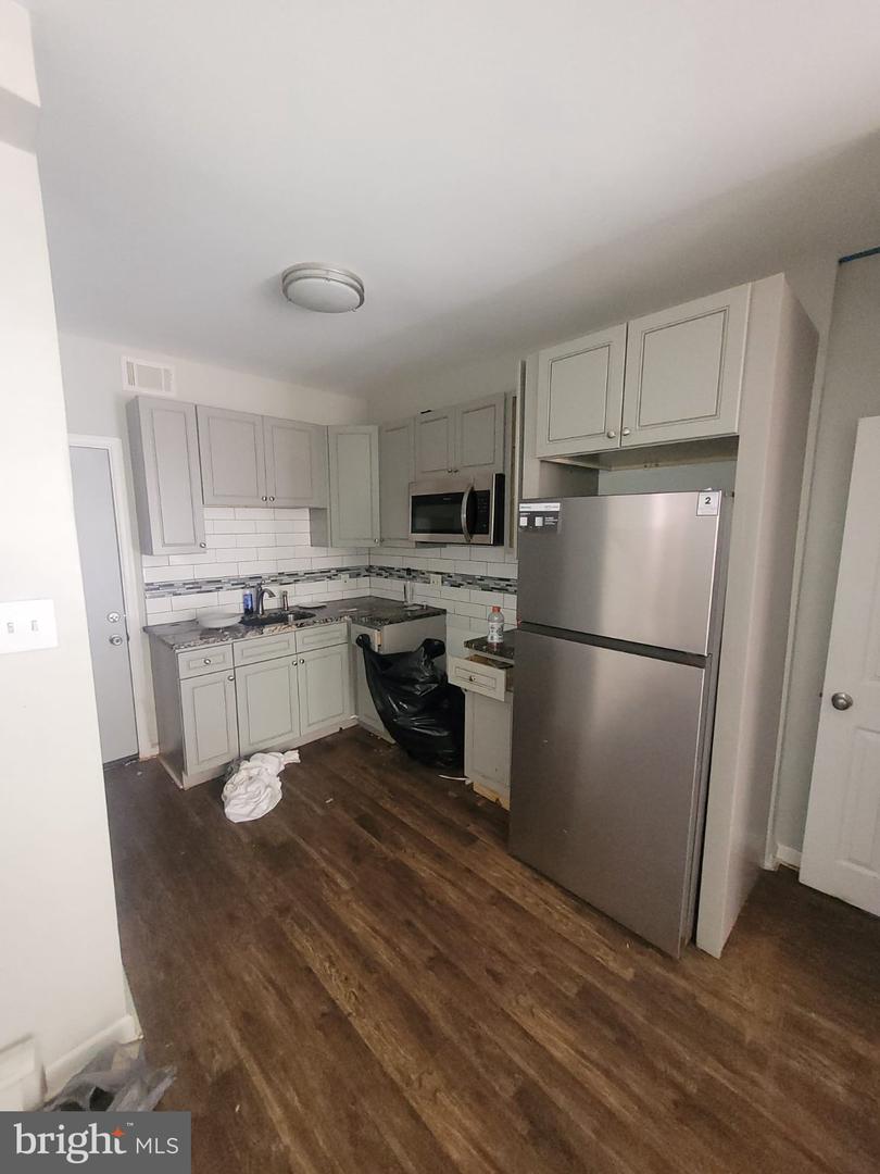 3178 Agate St Property Photo 4