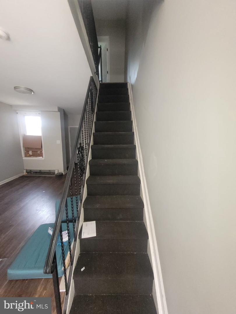 3178 Agate St Property Photo 5