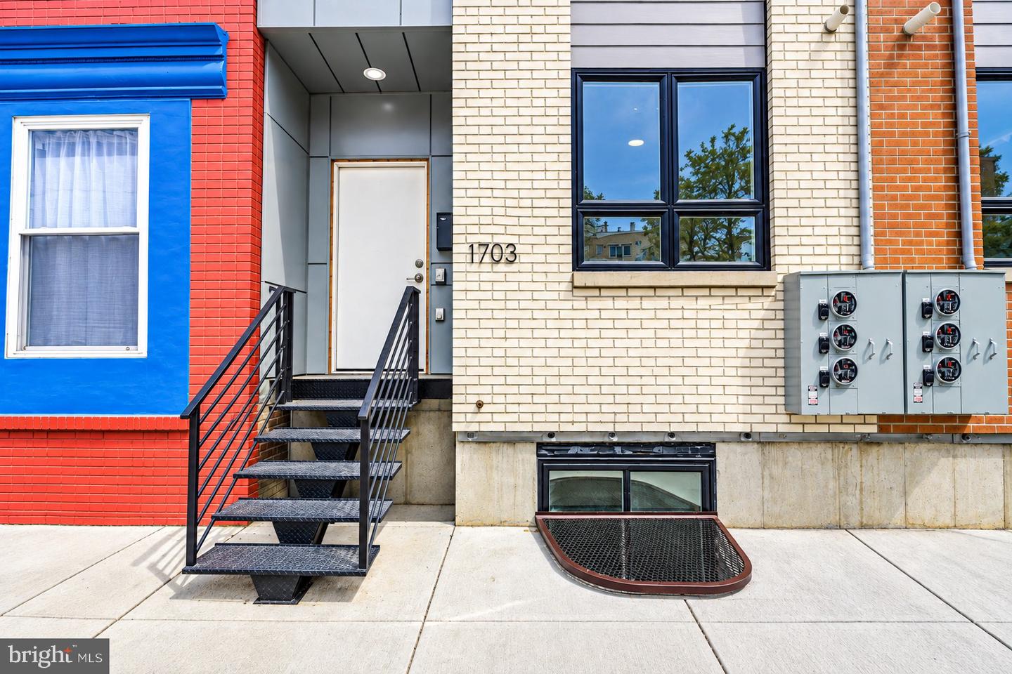 1703 Point Breeze Ave Property Photo 1