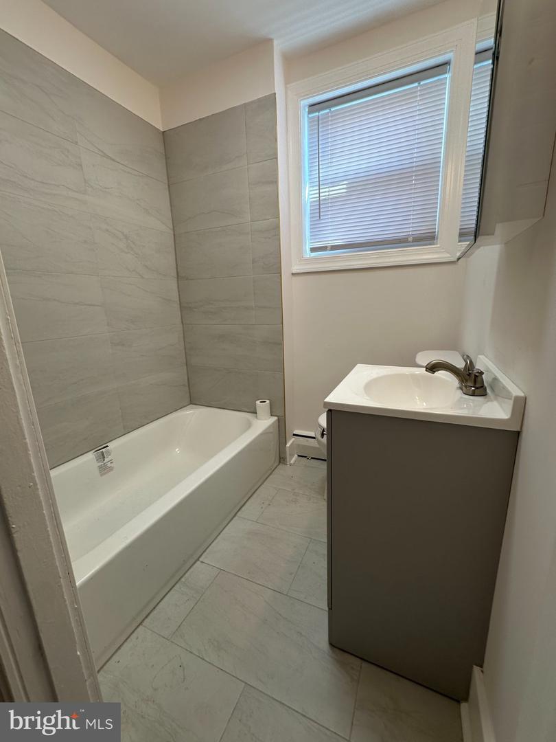 3265 Edgemont St #b Property Photo 8