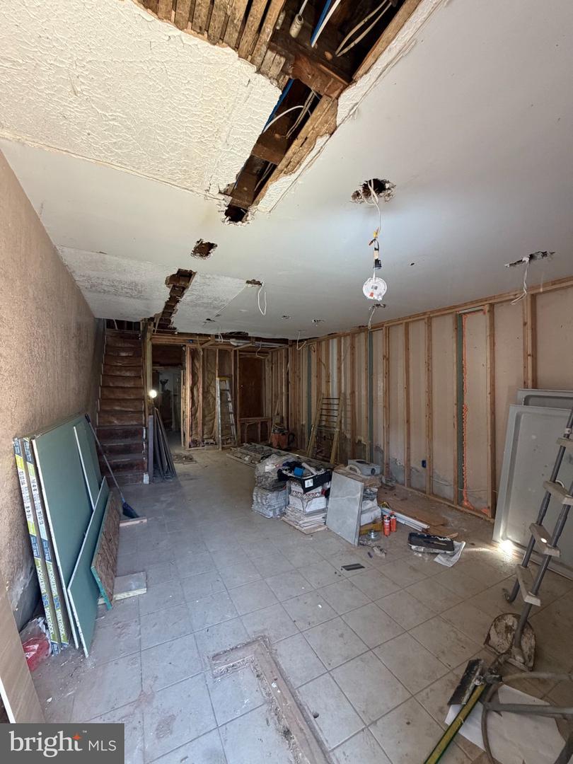 405 Diamond St Property Photo 2
