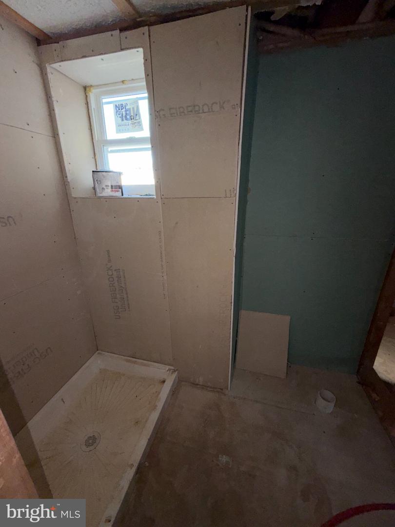 405 Diamond St Property Photo 16