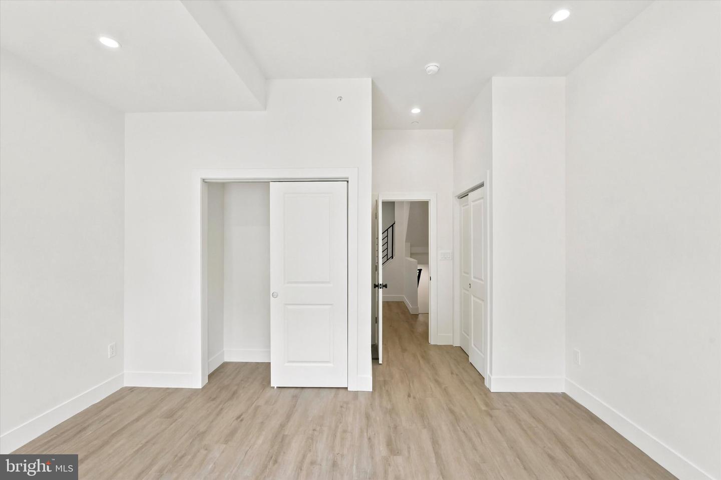 330 Carson St Property Photo 12