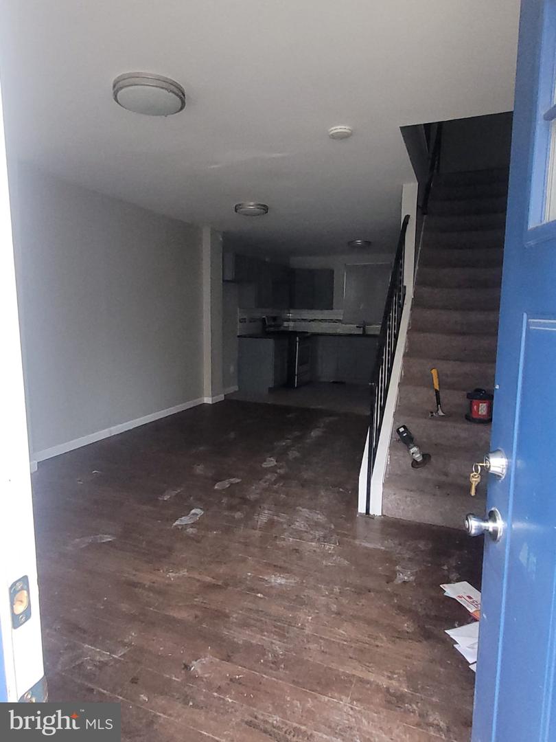 705 N Dekalb St Property Photo 2