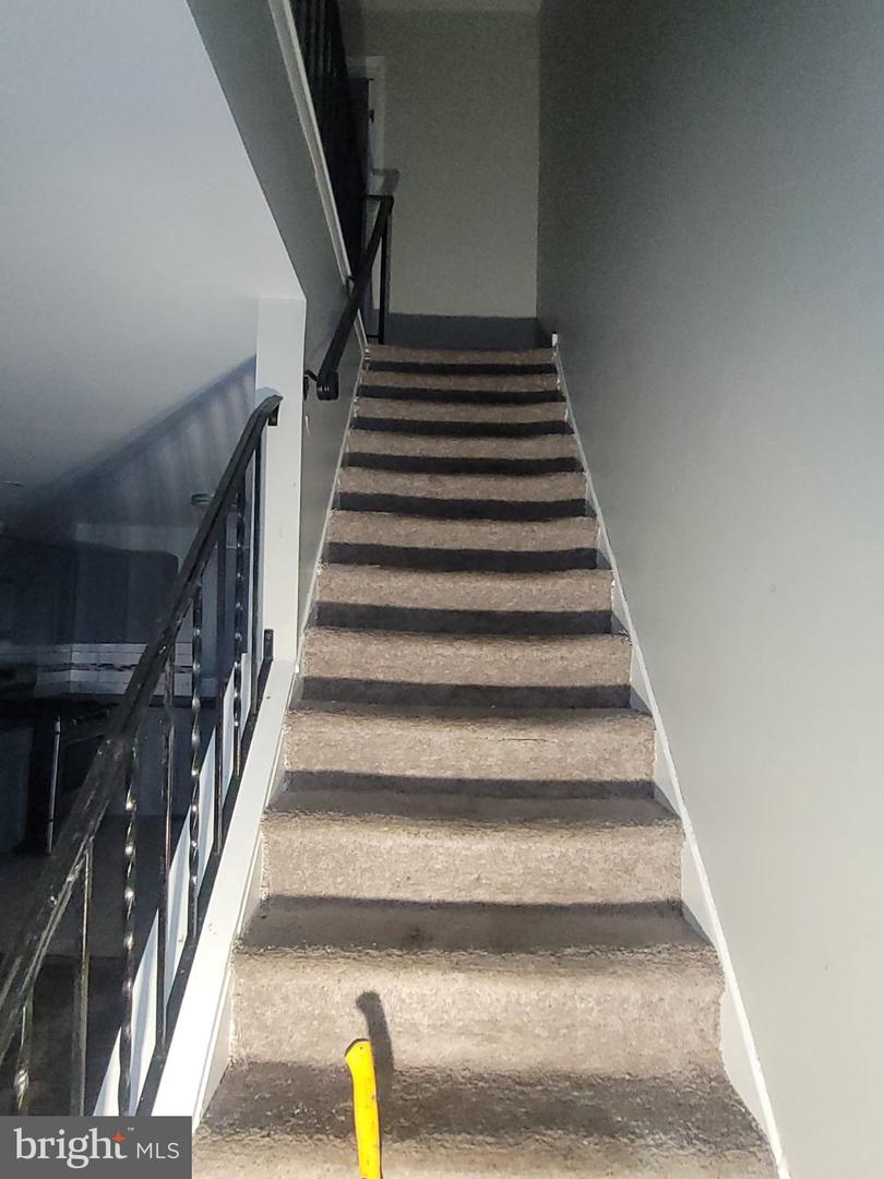 705 N Dekalb St Property Photo 5