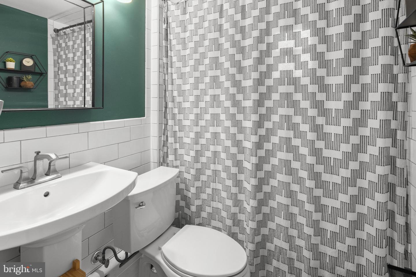 809 Moore St Property Photo 16