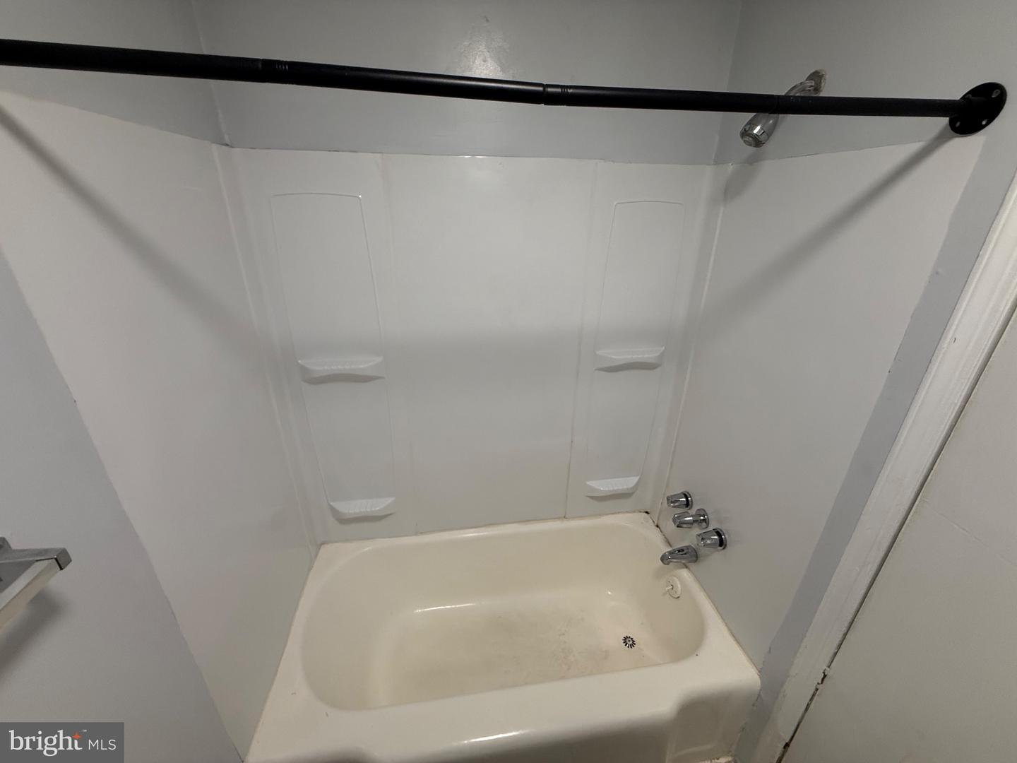 886 Sanger St Property Photo 7