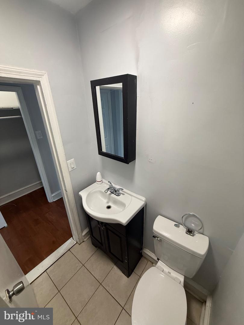 886 Sanger St Property Photo 8