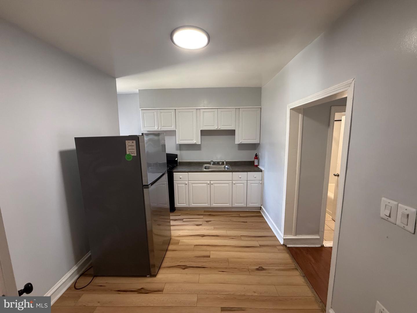 886 Sanger St Property Photo 11