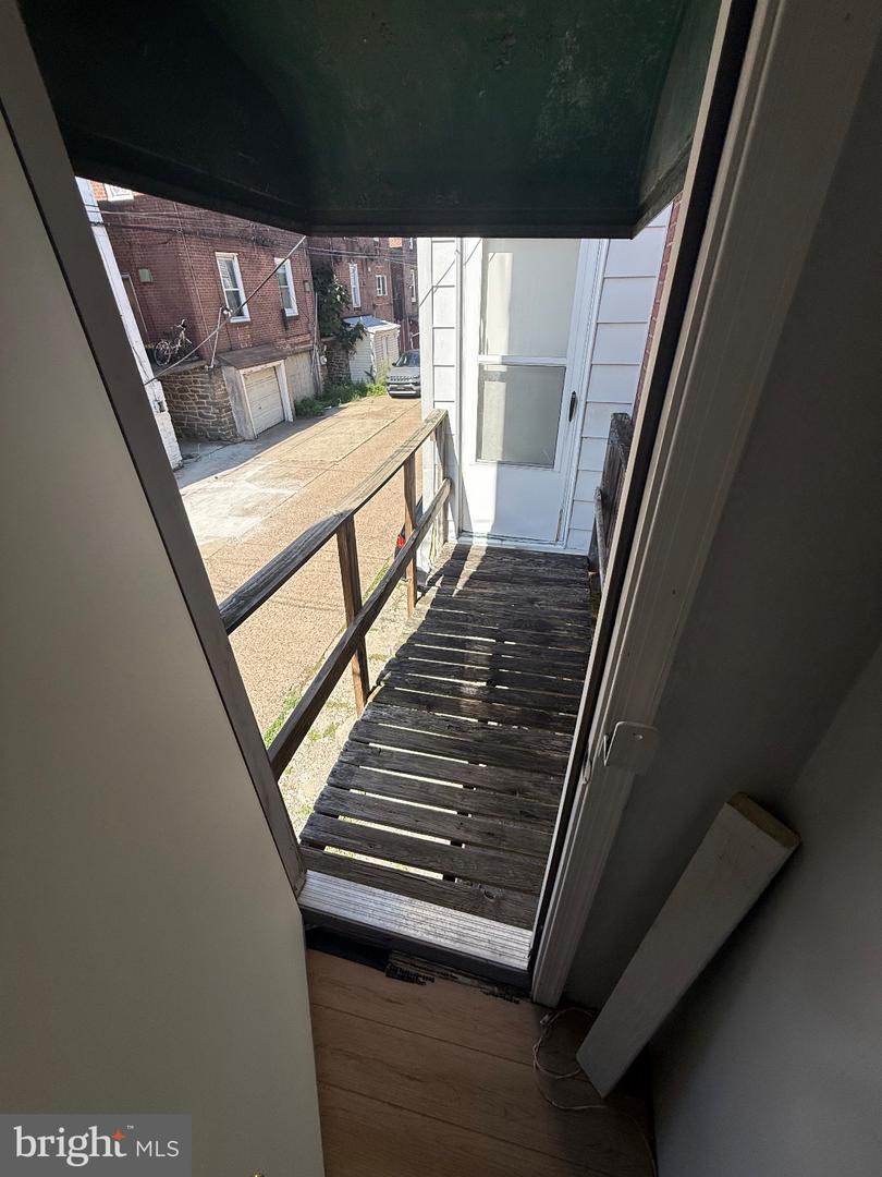 886 Sanger St Property Photo 15